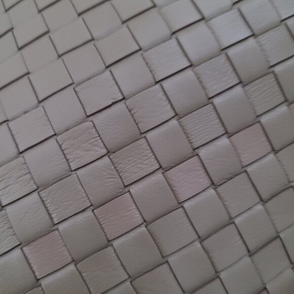 Genuine Leather Woven Shoulder Bag - Spacious, Durable, and Stylish Design - Picture 3 of 4